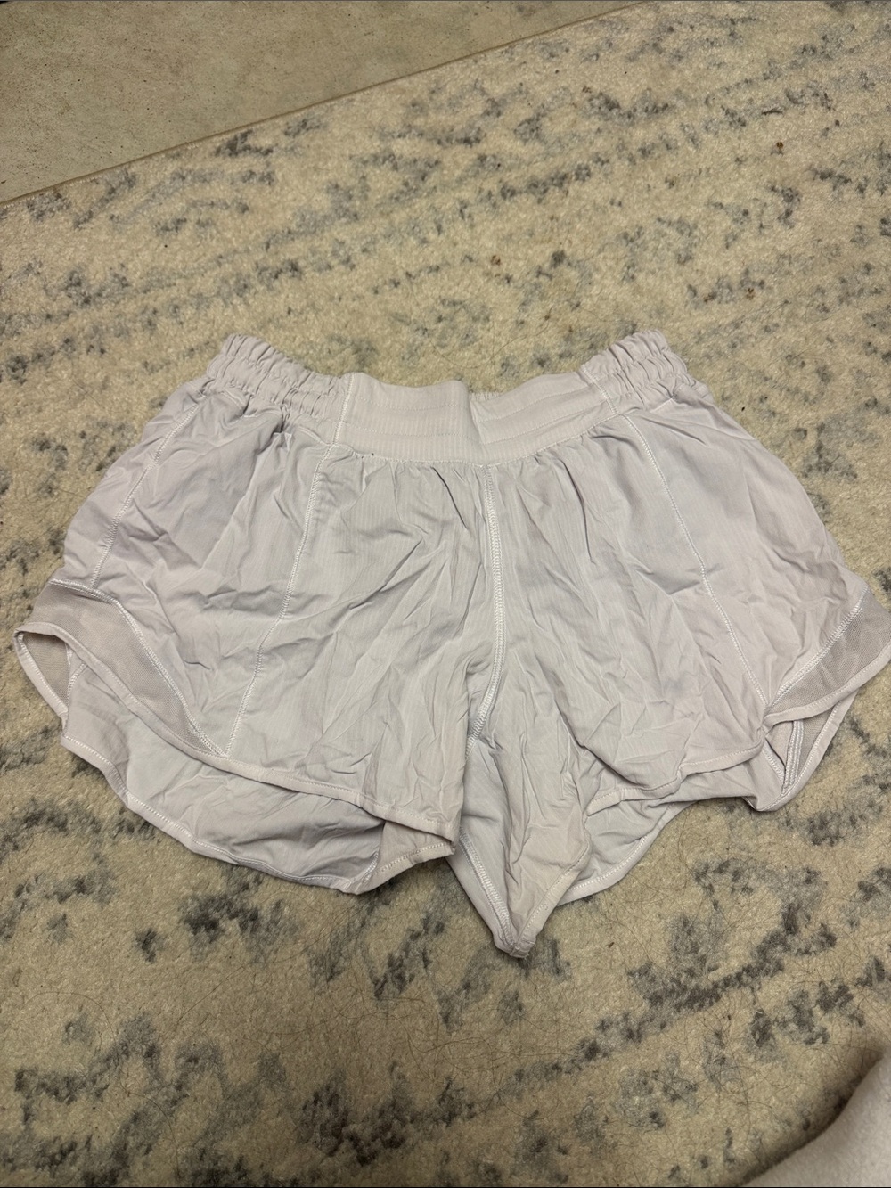 Lululemon LR hotty hot 4in
